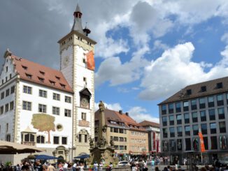 Karikaturen zu Behinderung: Ausstellung im Würzburger Rathaus verbindet Humor und Haltung