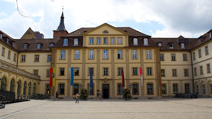 Kostenfreie Samstagsführungen im Würzburger Rathaus starten am 2. Mai