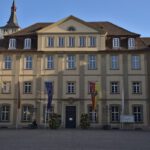 Rathausinnenhof wird Bühne: Offenes Weihnachtssingen in Würzburg am 21. Dezember