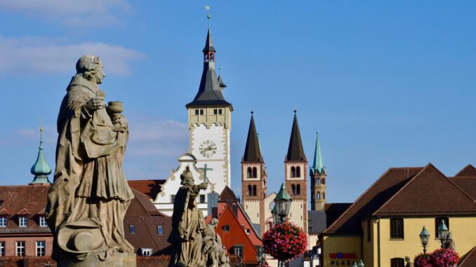 Würzburg ehrt drei Engagementträger mit Kulturmedaillen 2025 Würzburg ehrt drei Engagementträger mit Kulturmedaillen 2025